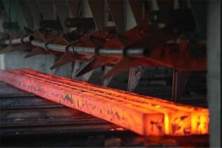 تلاش صادرکنندگان شمش فولاد ایران برای افزایش قیمت در آسیا عینک فولادی قیمت شمش فولاد