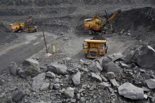 وال‌استریت ژورنال: با کاهش تولید فولاد چین، قیمت سنگ‌آهن کاهش می‌یابد اخبار سنگ آهن