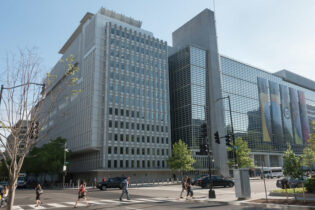 گزارش بانک جهانی از قیمت فلزات: قیمت سنگ‌آهن در سال 2020 حدود 21 درصد کاهش می‌یابد اخبار اخبار معادن و فلزات