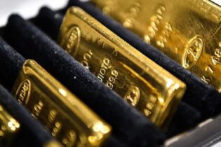 تجارت فلزات گرانبها؛ راهکار بانک اعتباری مسکو برای مقابله با تحریم‌ها اخبار اخبار معادن و فلزات فولاد