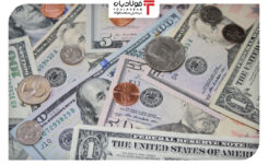 دلار در بازار آزاد ۹۸ هزار و ۶۵۰ تومان/ سکه در آستانه ۹۰ میلیون تومانی شدن عینک فولادی