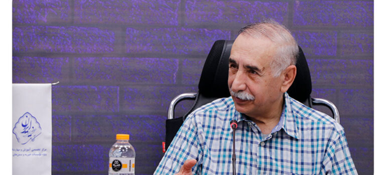 ادهمی: ثبات بازار با مدیریت سیاسی ممکن نیست/ وزیر اقتصاد باید فراتر از واکنش به بحران‌ها عمل کند اخبار