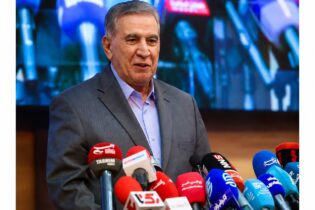 بخش خصوصی می‌تواند یکی از پشتوانه‌های ماندگاری هرگونه توافق احتمالی باشد/ دیپلماسی اقتصادی و دیپلماسی سیاسی باید در کنار یکدیگر حرکت کنند اخبار